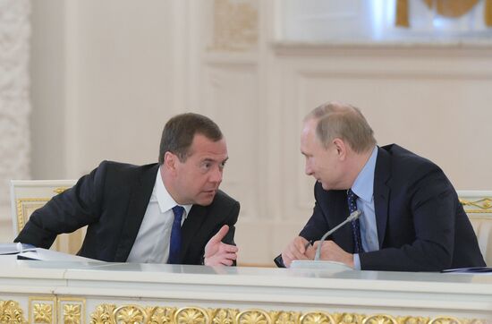 President Vladimir Putin holds meeting of State Council and Commission for Monitoring Socioeconomic Development
