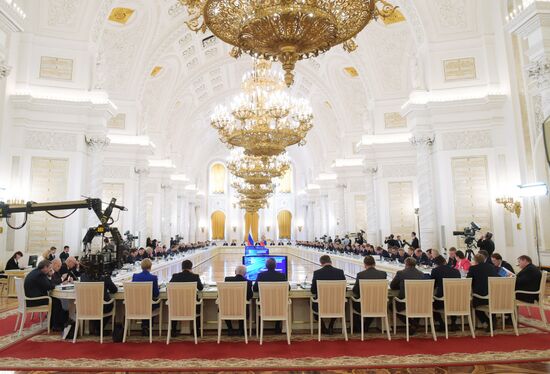 President Vladimir Putin holds meeting of State Council and Commission for Monitoring Socioeconomic Development