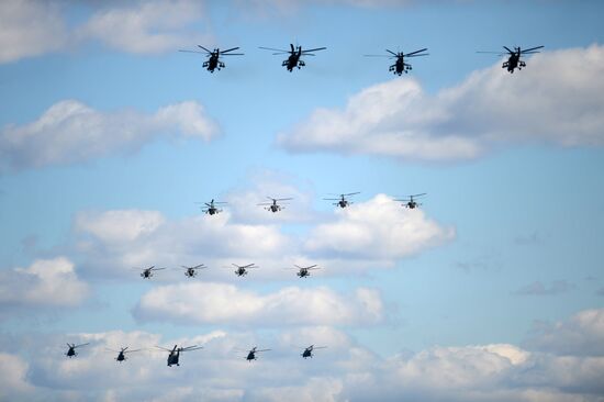 Rehearsal of Victory Day parade's airshow