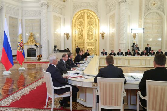 President Vladimir Putin holds meeting of State Council and Commission for Monitoring Socioeconomic Development