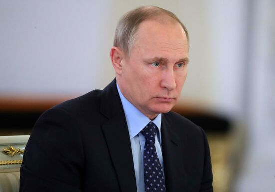 President Vladimir Putin holds joint session of State Council and Commission for Monitoring Socioeconomic Development