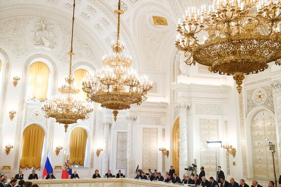 President Putin chairs joint meeting of State Council and Commission on Monitoring Targeted Socioeconomic Development Indicators