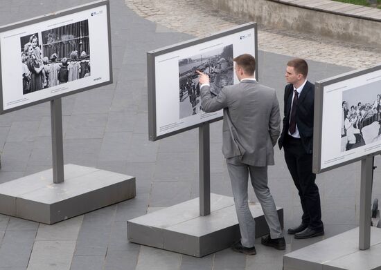 War time photos featured in Moscow's Muzeon Park