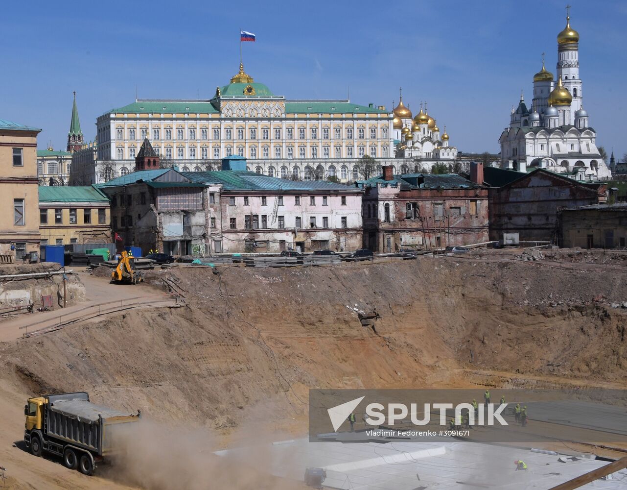Multi-purpose compound facing the Kremlin is under construction