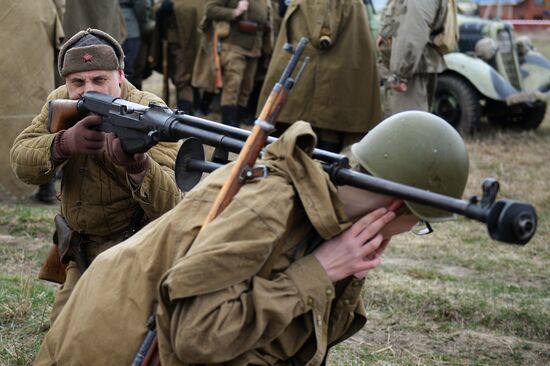 Military-historical reenactment in Yekaterinburg