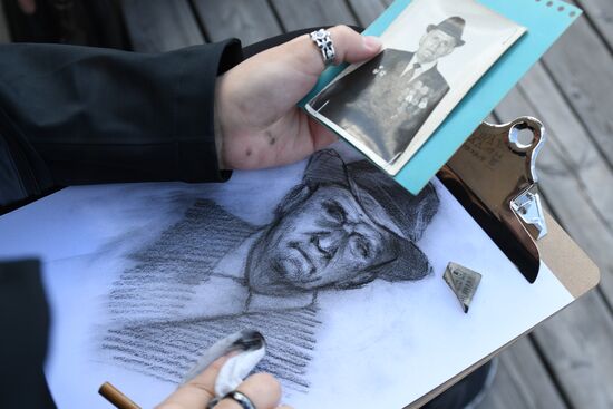 Draw Your Grandfather event