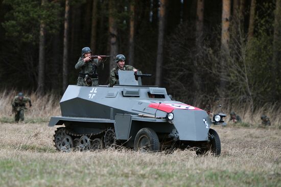 Military-historical reenactment in Yekaterinburg