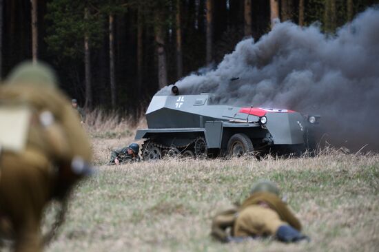 Military-historical reenactment in Yekaterinburg