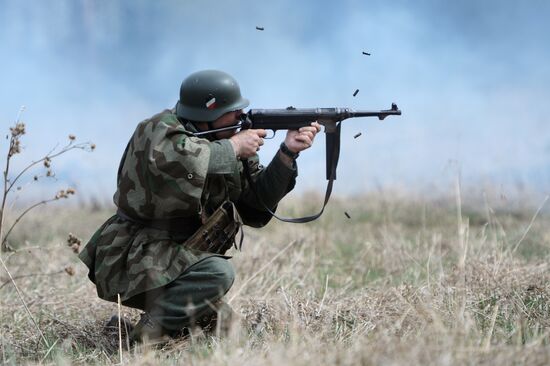 Military-historical reenactment in Yekaterinburg