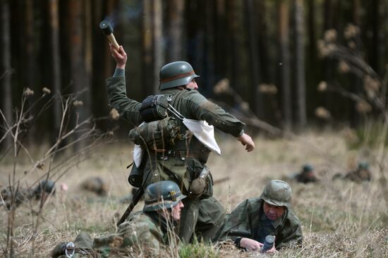 Military-historical reenactment in Yekaterinburg