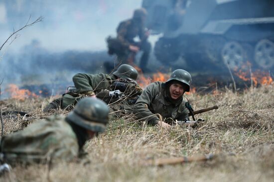 Military-historical reenactment in Yekaterinburg