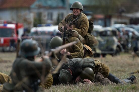 Military-historical reenactment in Yekaterinburg