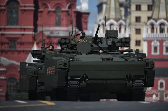 Final rehearsal of military parade marking 72nd anniversary of victory in Great Patriotic War