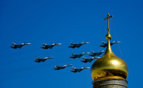 Dress rehearsal of military parade marking 72nd anniversary of Victory in Great Patriotic War