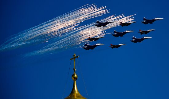 Dress rehearsal of military parade marking 72nd anniversary of Victory in Great Patriotic War