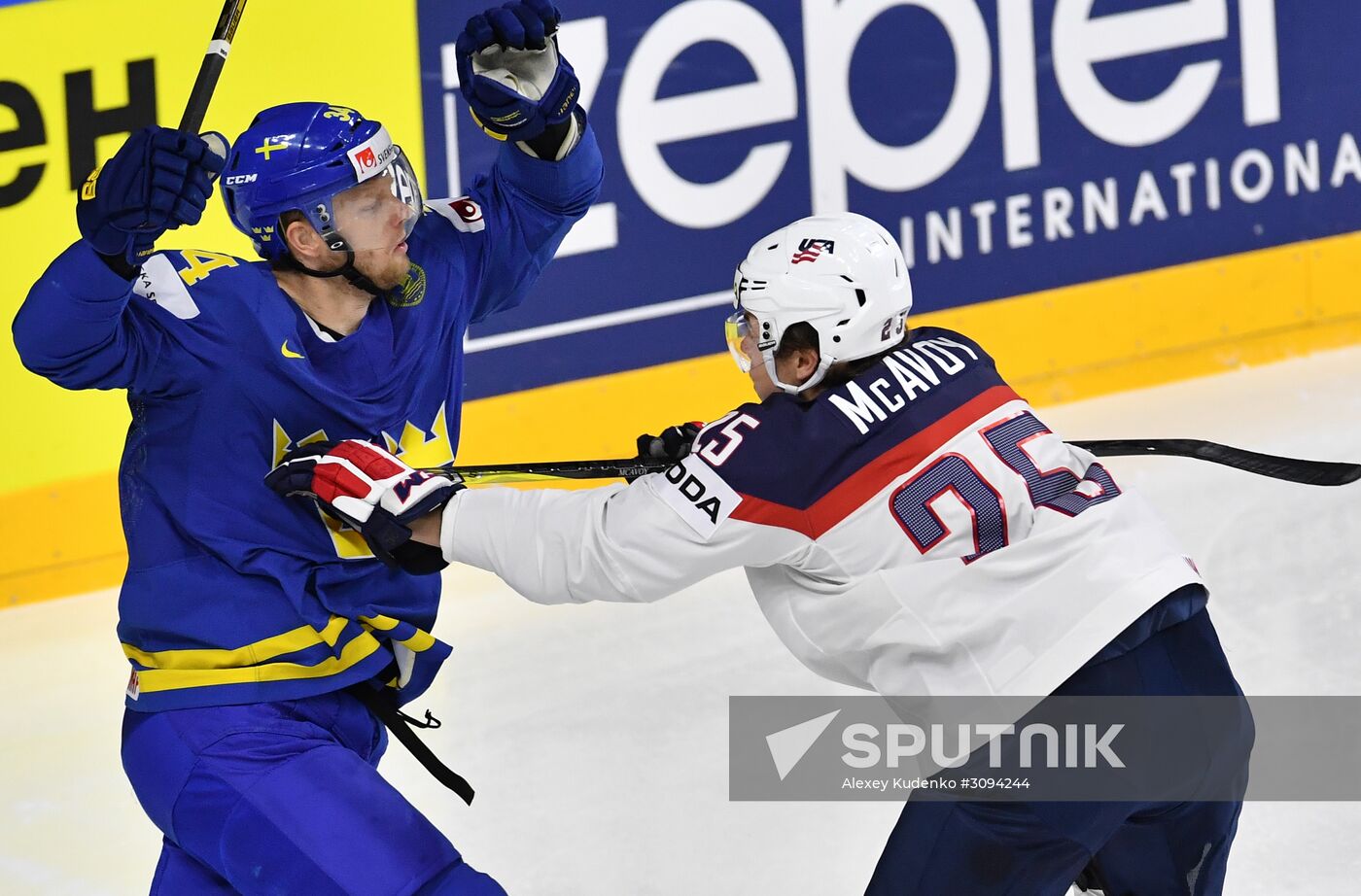 2017 IIHF World Championship. USA vs. Sweden