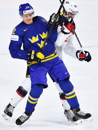 2017 IIHF World Championship. USA vs. Sweden