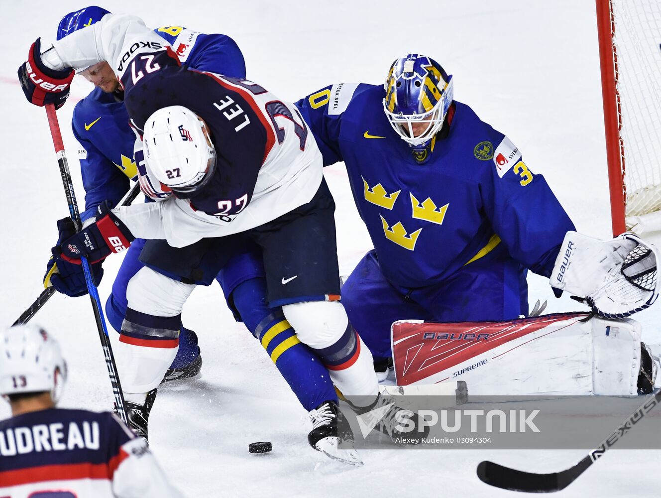 2017 IIHF World Championship. USA vs. Sweden