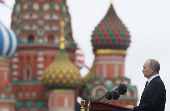 President Putin, Prime Minister Medvedev attend military parade on 72nd anniversary of victory in Great Patriotic War
