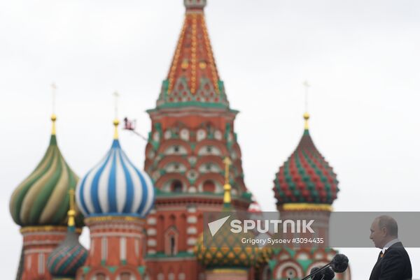 President Putin, Prime Minister Medvedev attend military parade on 72nd anniversary of victory in Great Patriotic War