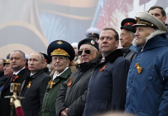 President Putin, Prime Minister Medvedev attend military parade on 72nd anniversary of victory in Great Patriotic War