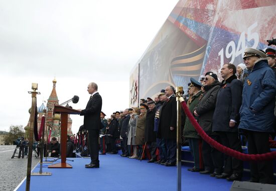 President Putin, Prime Minister Medvedev attend military parade on 72nd anniversary of victory in Great Patriotic War