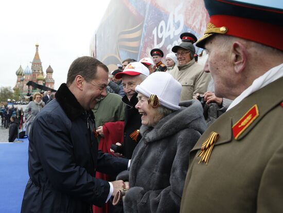 President Putin, Prime Minister Medvedev attend military parade on 72nd anniversary of victory in Great Patriotic War