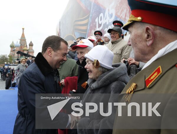 President Putin, Prime Minister Medvedev attend military parade on 72nd anniversary of victory in Great Patriotic War