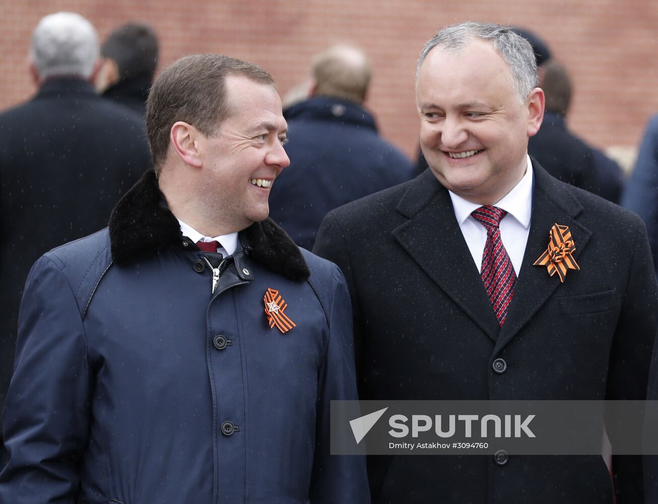 President Vladimir Putin, Prime Minister Medvedev lay wreath at the Tomb of the Unknown Soldier