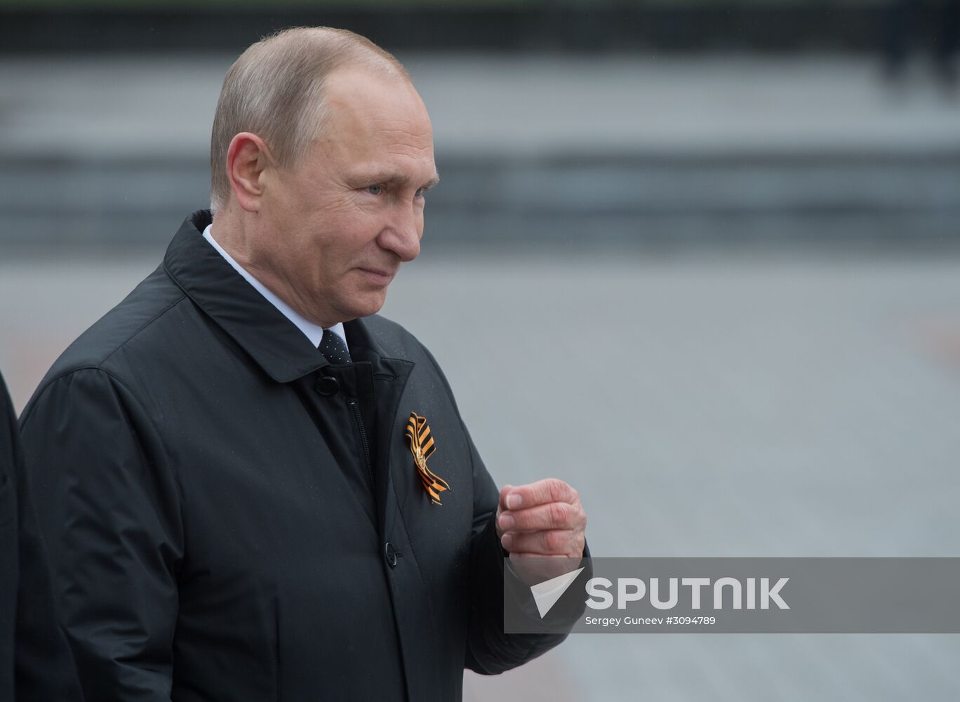 President Vladimir Putin, Prime Minister Medvedev lay wreath at the Tomb of the Unknown Soldier