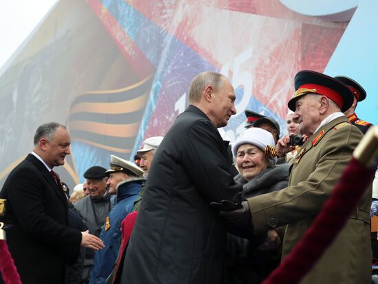 President Putin, Prime Minister Medvedev attend military parade on 72nd anniversary of victory in Great Patriotic War