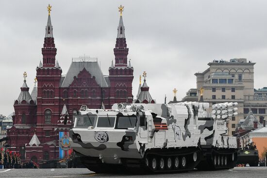 Military parade marks 72nd anniversary of Victory in 1941-1945 Great Patriotic War