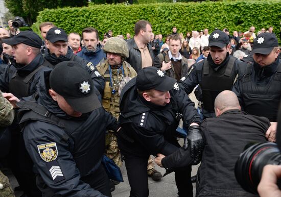 Ukrainian radicals protest against Victory Day celebrations