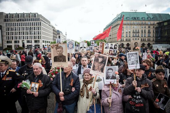 Immortal Regiment march abroad