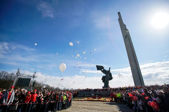 Immortal Regiment march abroad