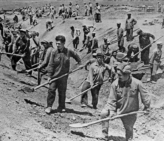 Irrigating canal construction