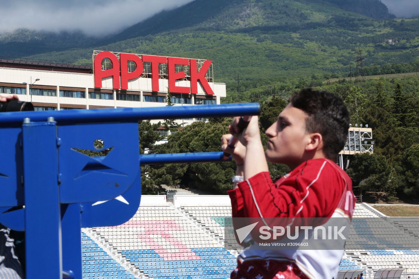 Syrian children have vacation at Artek children's center