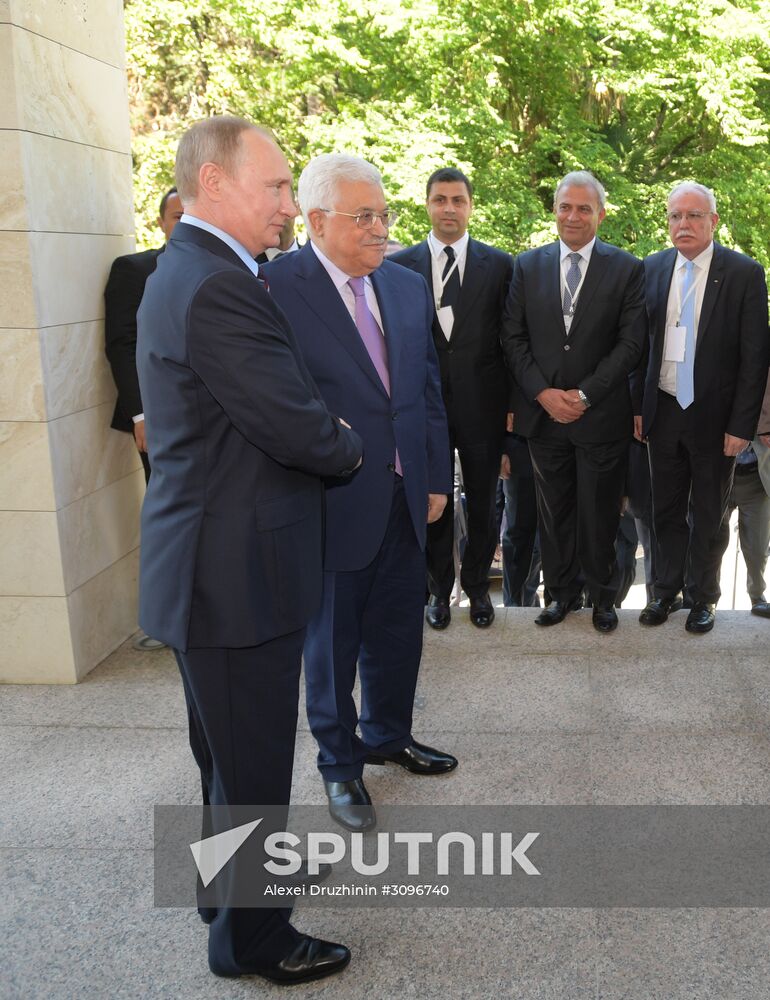 President Putin meets with Palestinian President Mahmoud Abbas