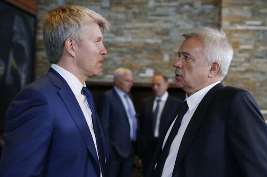 PM Medvedev holds meeting of Board of Trustees of Russian Olympians Foundation