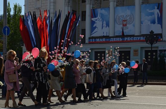 Day of the Republic celebrated in Donetsk