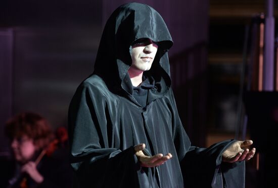 "The Silmarillion: In Memoriam R.J.J. Tolkien" overnightnight opera concert