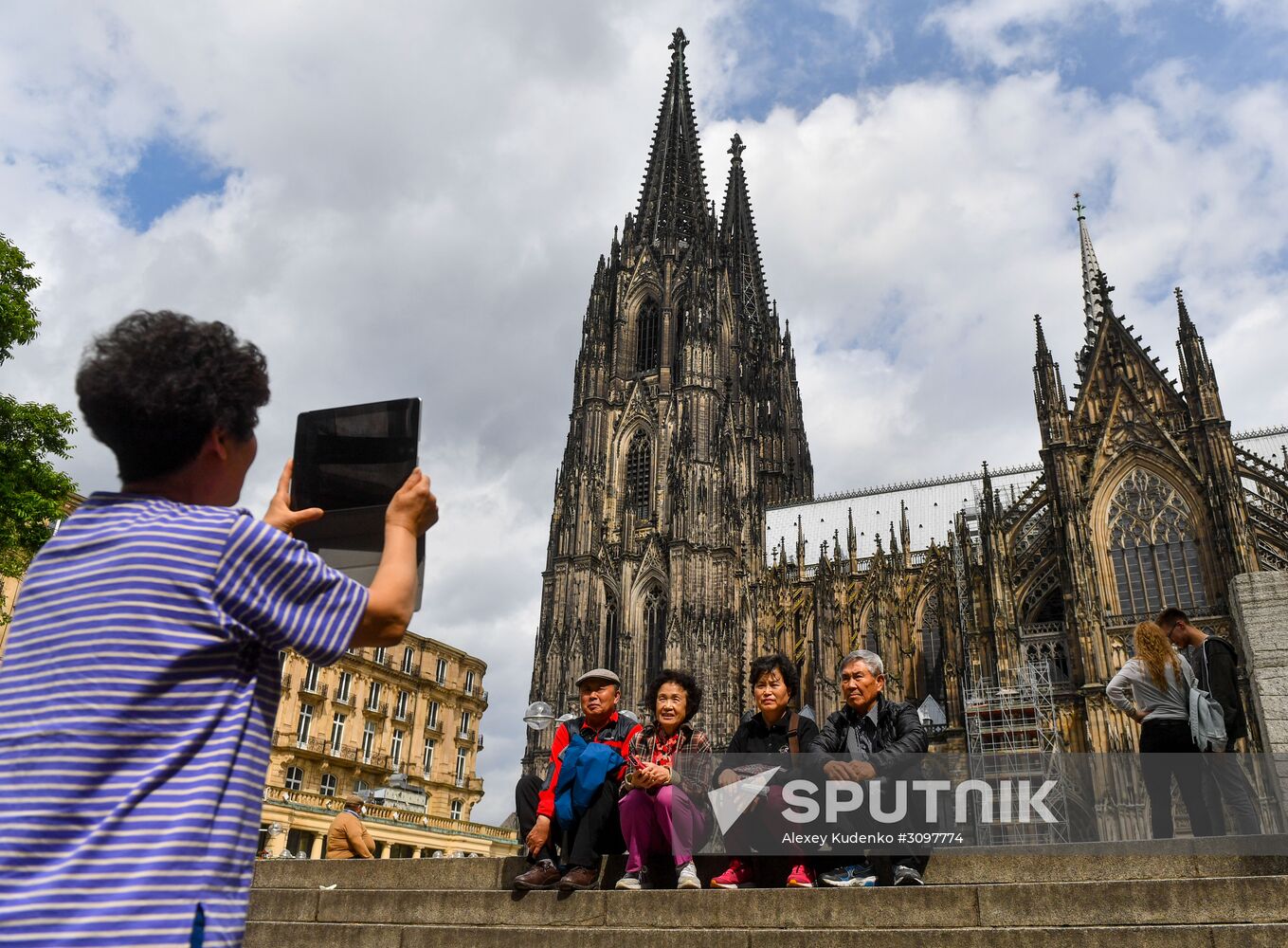 Cities of the world. Cologne