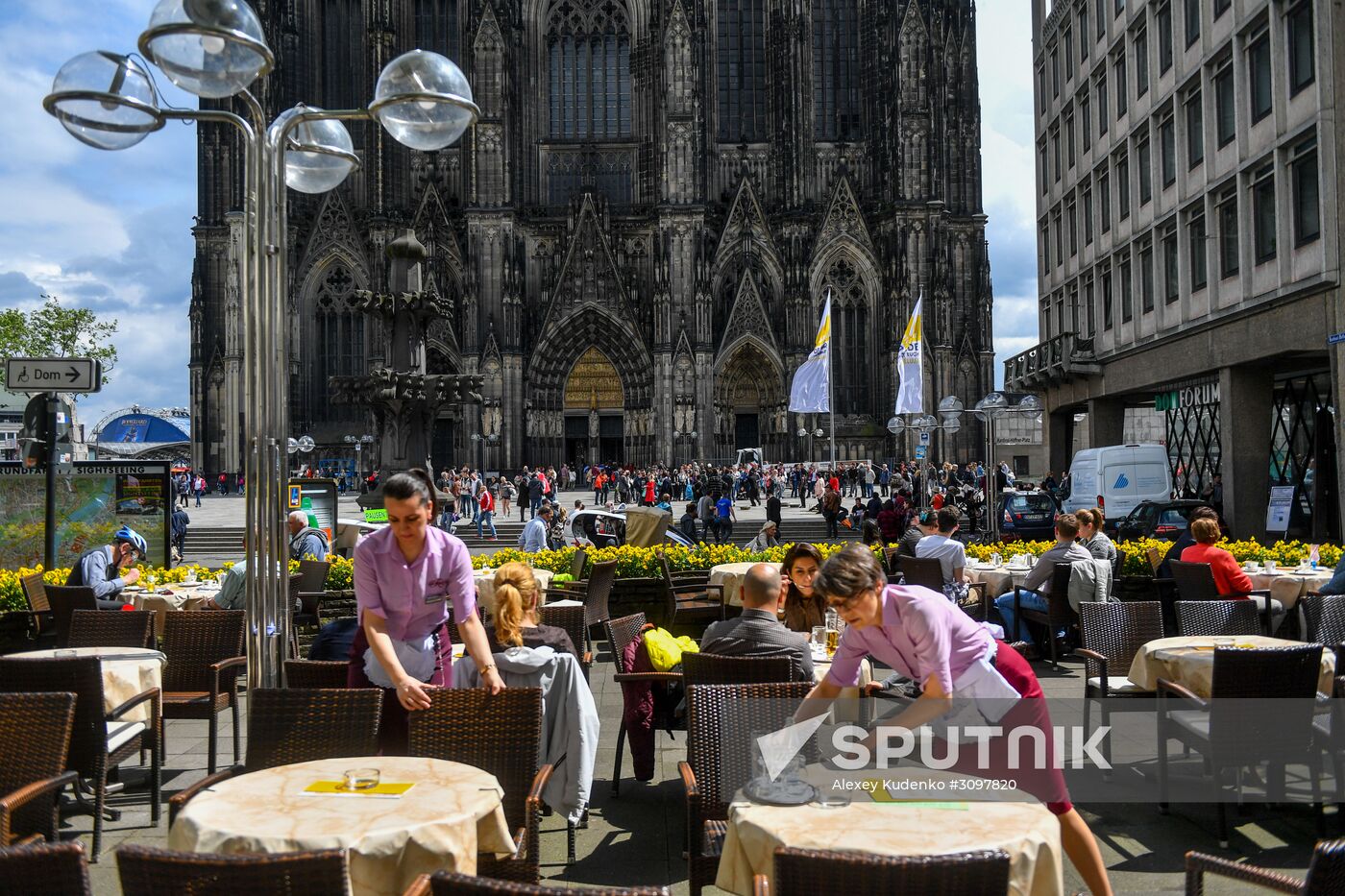 Cities of the world. Cologne