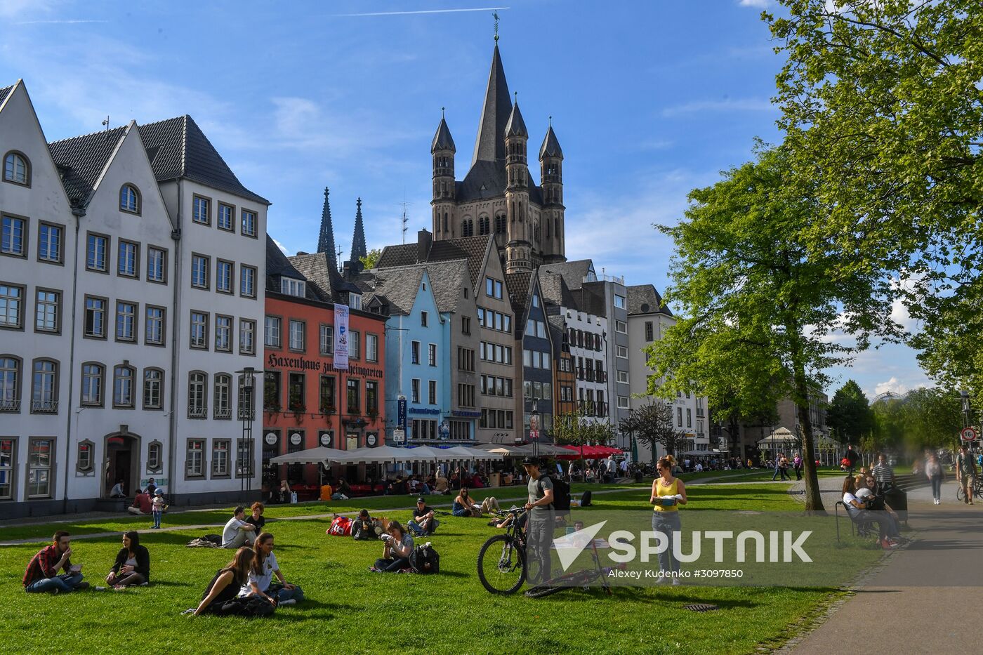 Cities of the world. Cologne