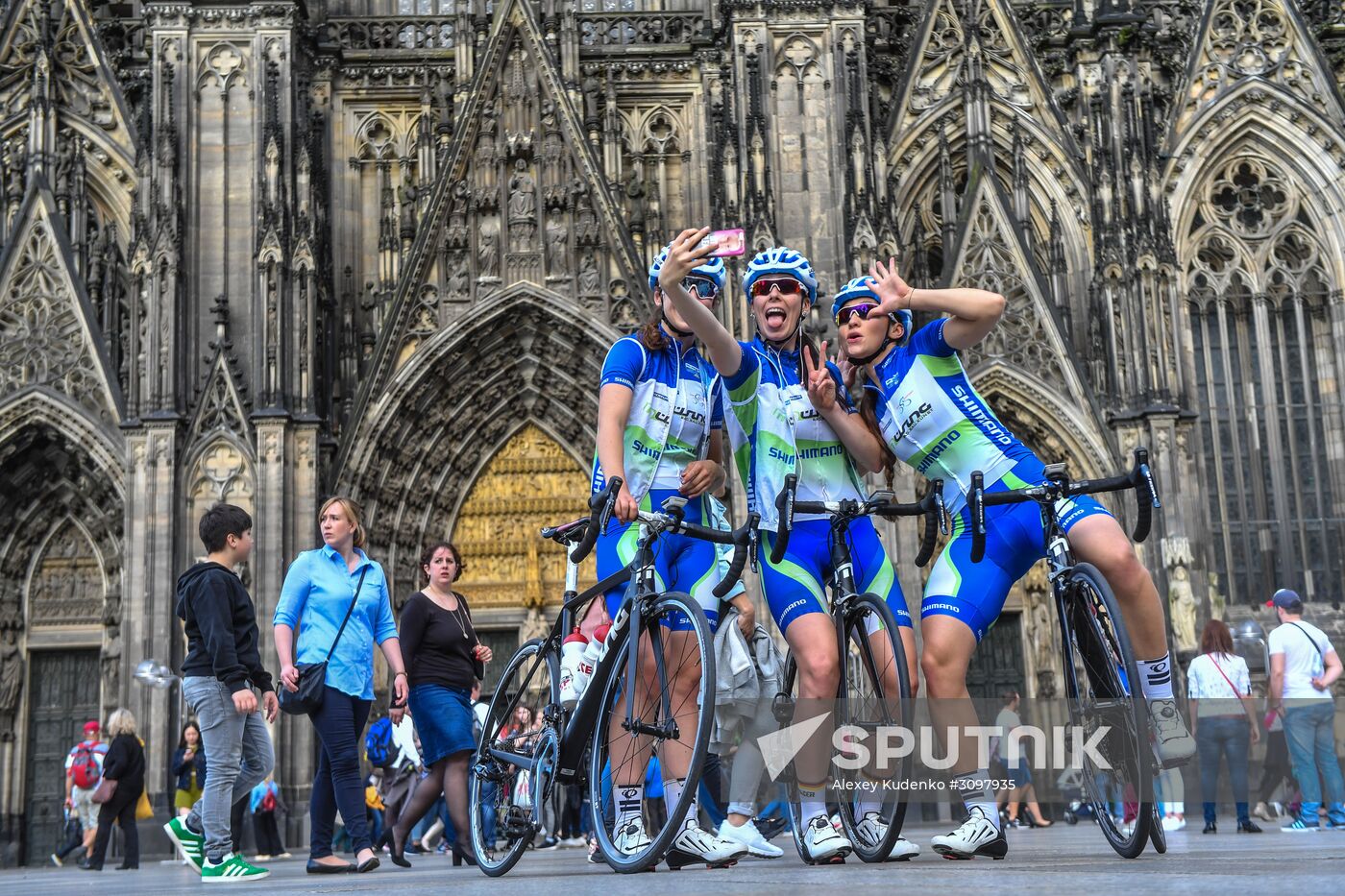 Cities of the world. Cologne