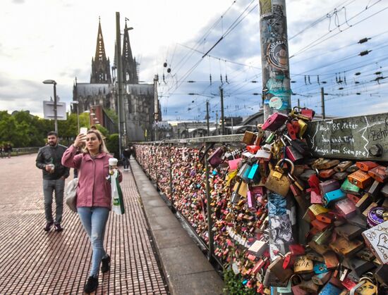 Cities of the world. Cologne