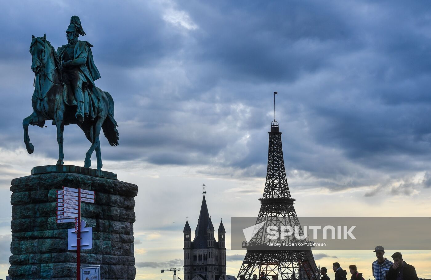 Cities of the world. Cologne