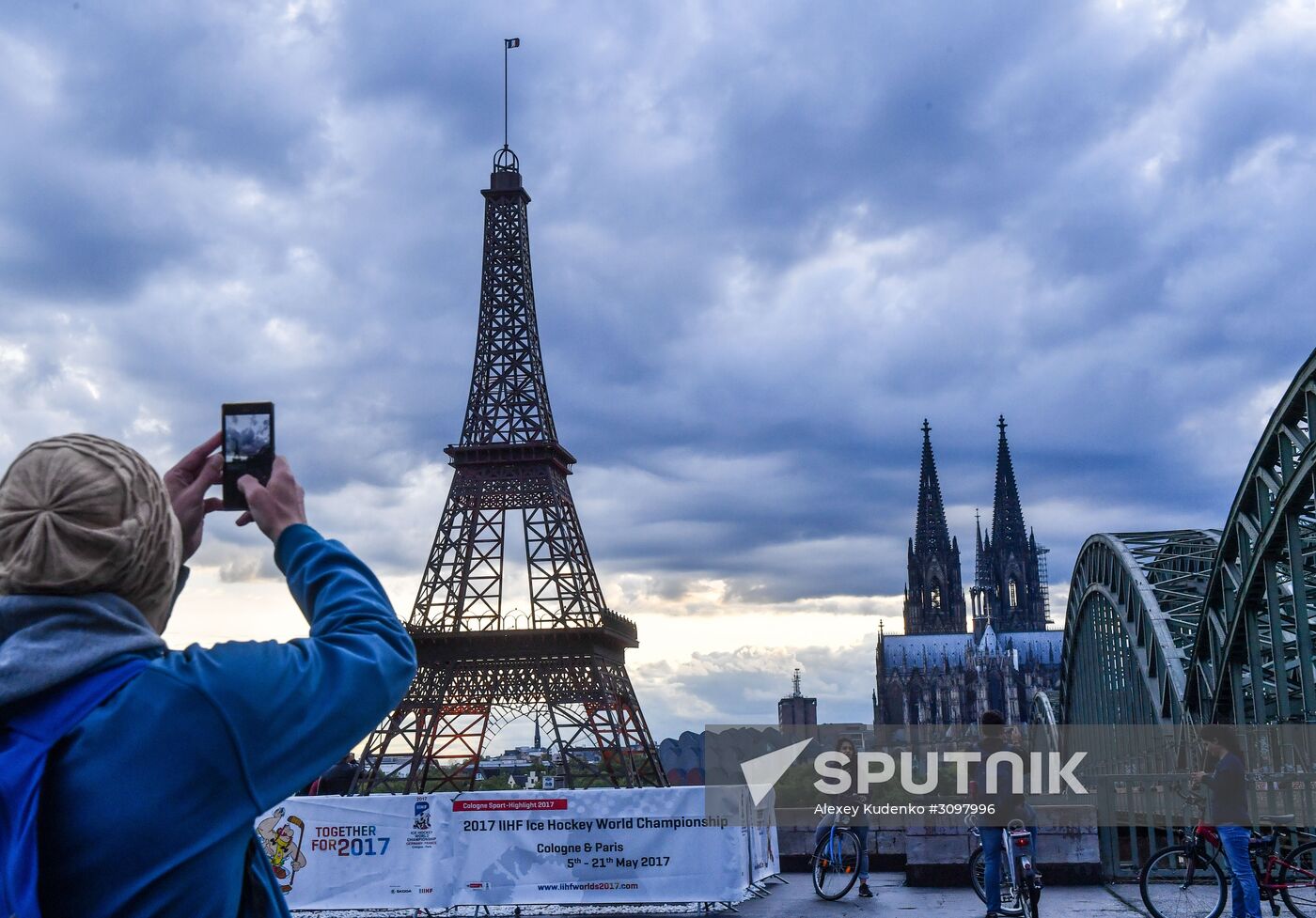 Cities of the world. Cologne