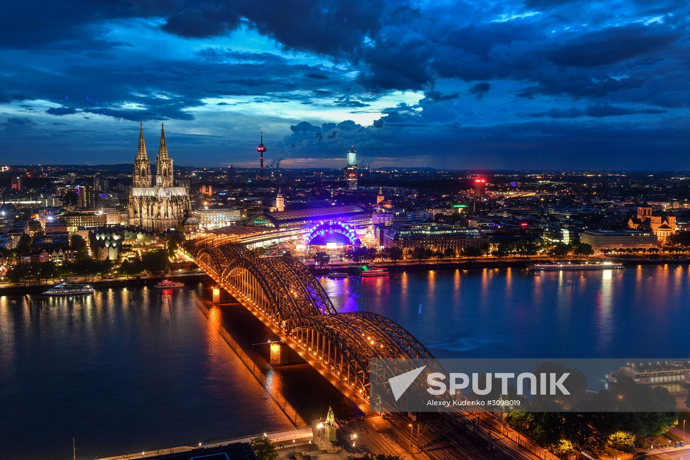 Cities of the world. Cologne