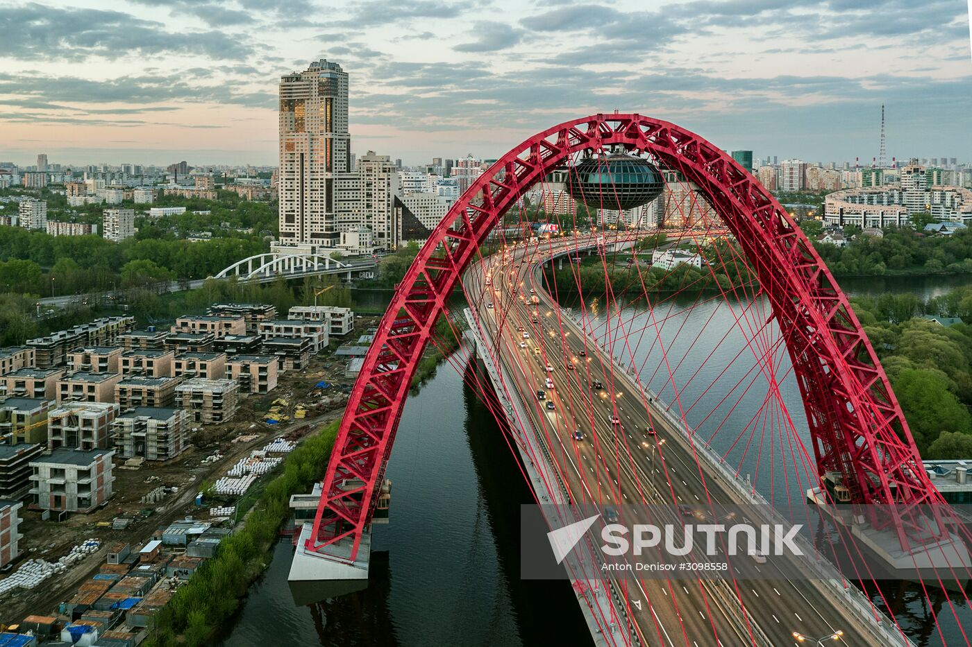 Zhivopisny Bridge in northwest Moscow